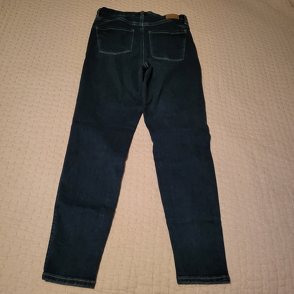 Pre-Loved American Eagle Dark Blue Denim Curvy Super High Rise Jegging Wm Size 6 - Picture 2 of 4